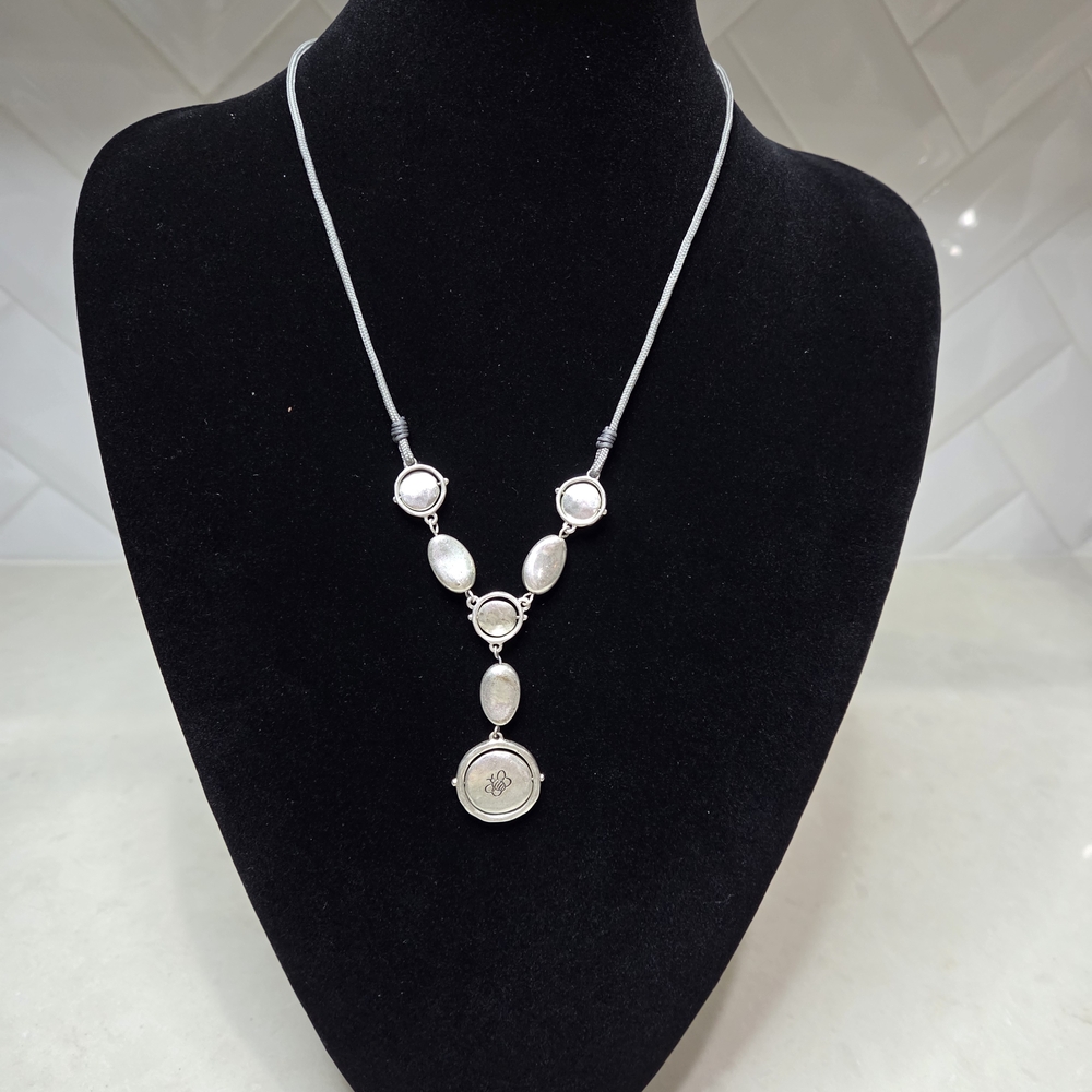 Vintage Elegant Silver and White Pendant Necklace